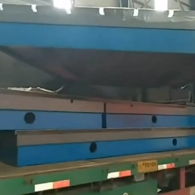 Sere cast iron platforms iri kutakurwa mumotokari yekutumira